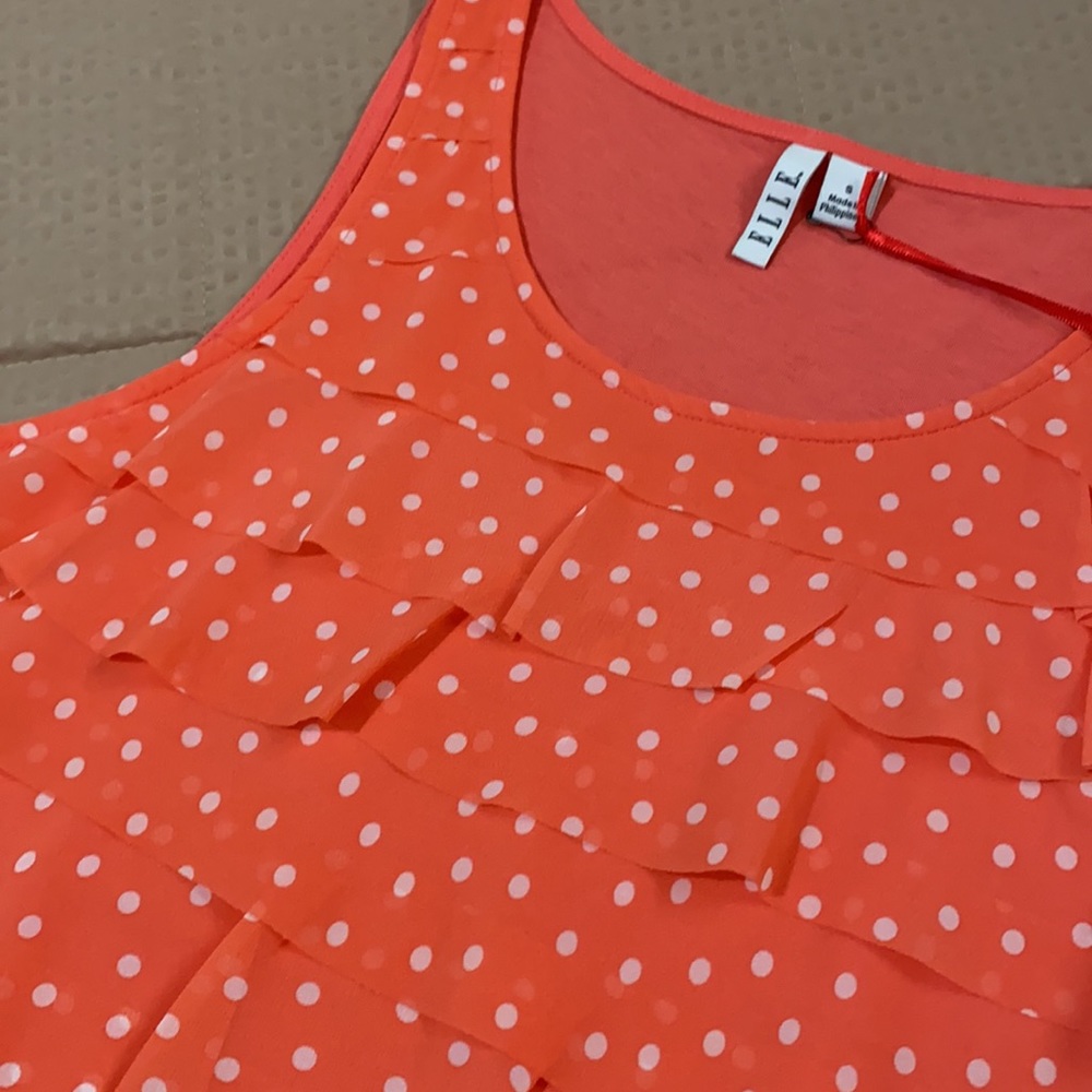 Salmon colored layered tank. Elle. Size Small